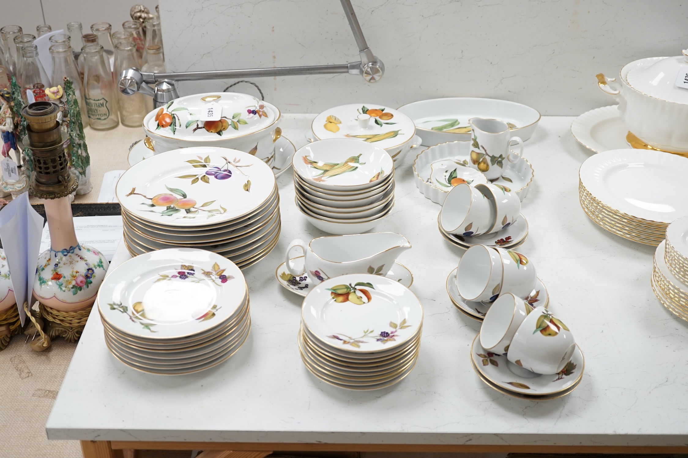 A Worcester ‘Evesham’ dinner and tea service